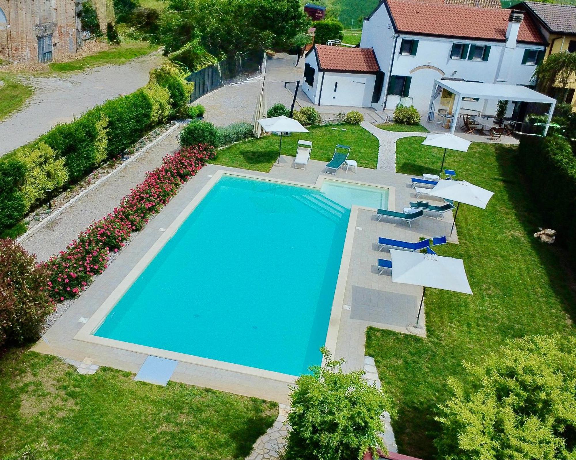 Adria Bnb Buitenkant foto